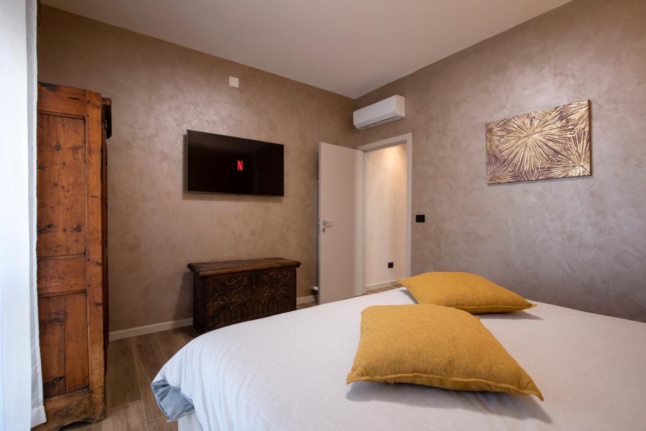 La Lupa Apartment - In The Heart Of Aosta With Car Box 外观 照片