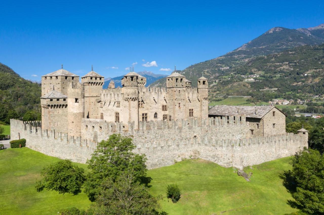 La Lupa Apartment - In The Heart Of Aosta With Car Box 外观 照片
